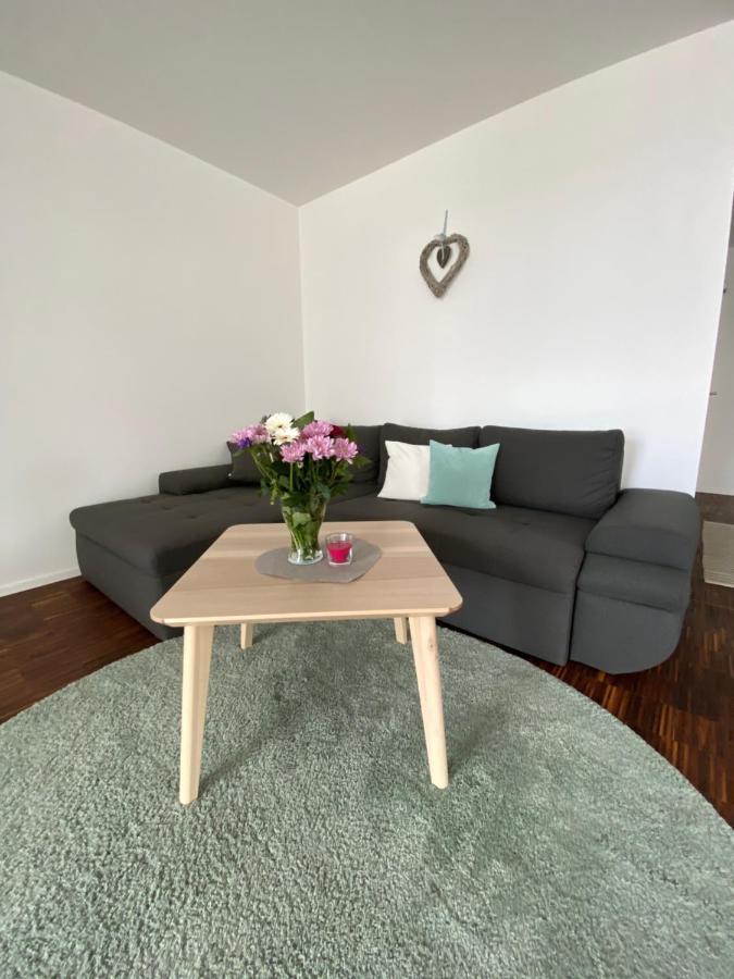 Modernes Apartment Am Hafen Mit Seeblick 그로스래셴 외부 사진