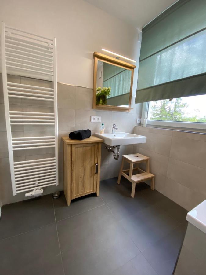 Modernes Apartment Am Hafen Mit Seeblick 그로스래셴 외부 사진